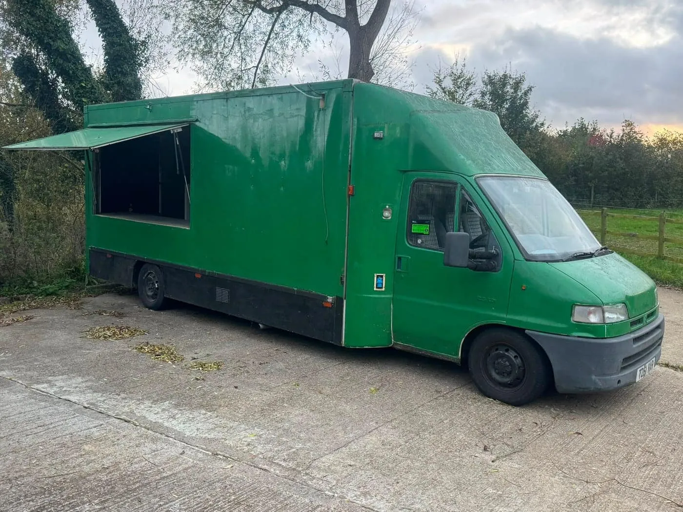 The original green burger van before the Mae-Jah Munch transformation